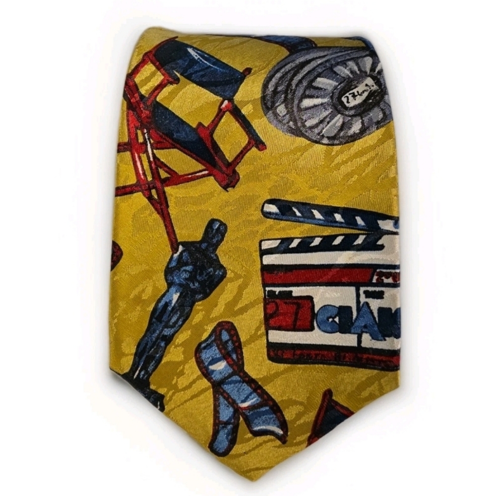 Manhattan Vintage Novelty Tie Movie Set Hollywood Film Print Yellow 61” x 4” USA